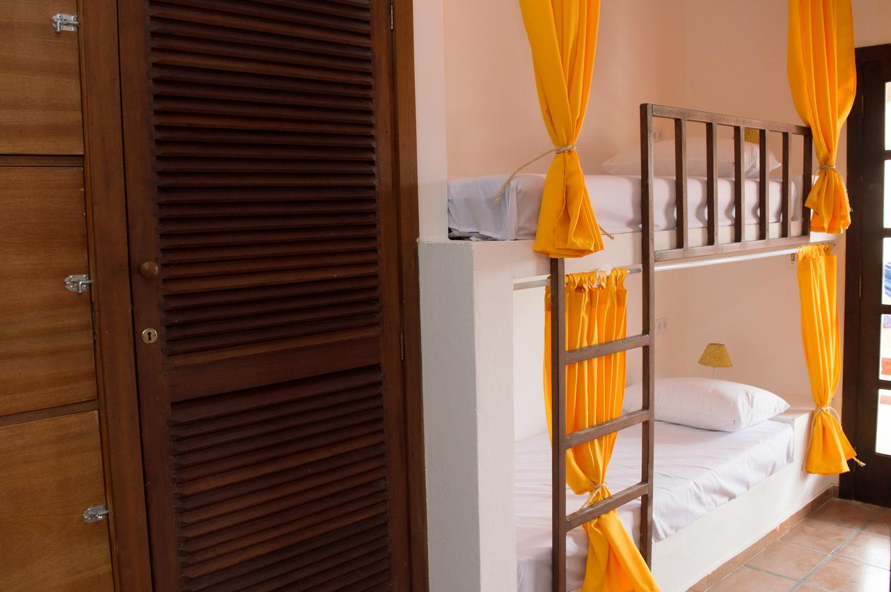 Santo Quintal Hostel อูบาตูบา ภายนอก รูปภาพ