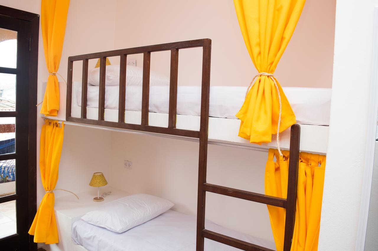 Santo Quintal Hostel อูบาตูบา ภายนอก รูปภาพ