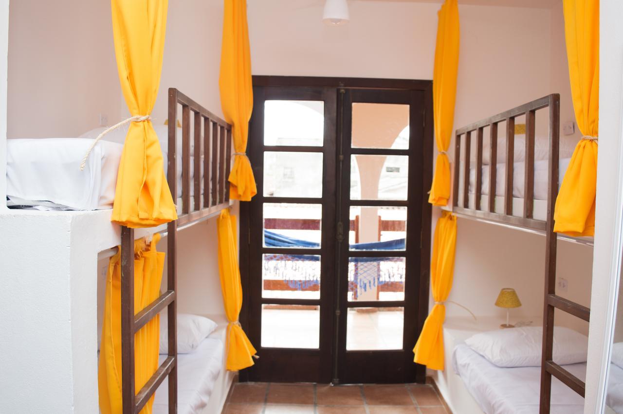 Santo Quintal Hostel อูบาตูบา ภายนอก รูปภาพ