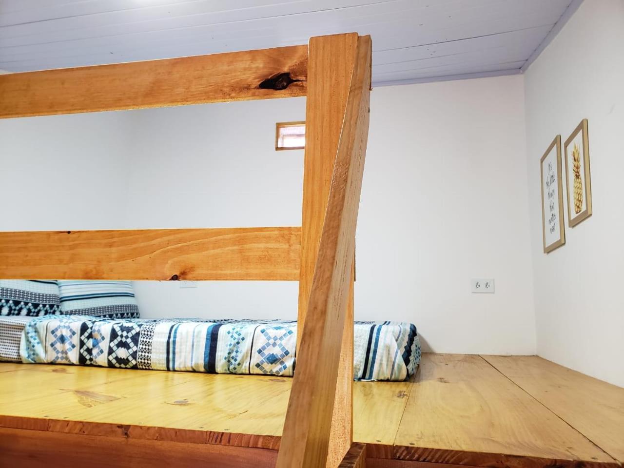 Santo Quintal Hostel อูบาตูบา ภายนอก รูปภาพ