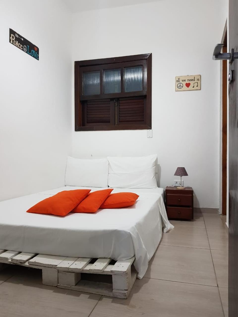 Santo Quintal Hostel อูบาตูบา ภายนอก รูปภาพ