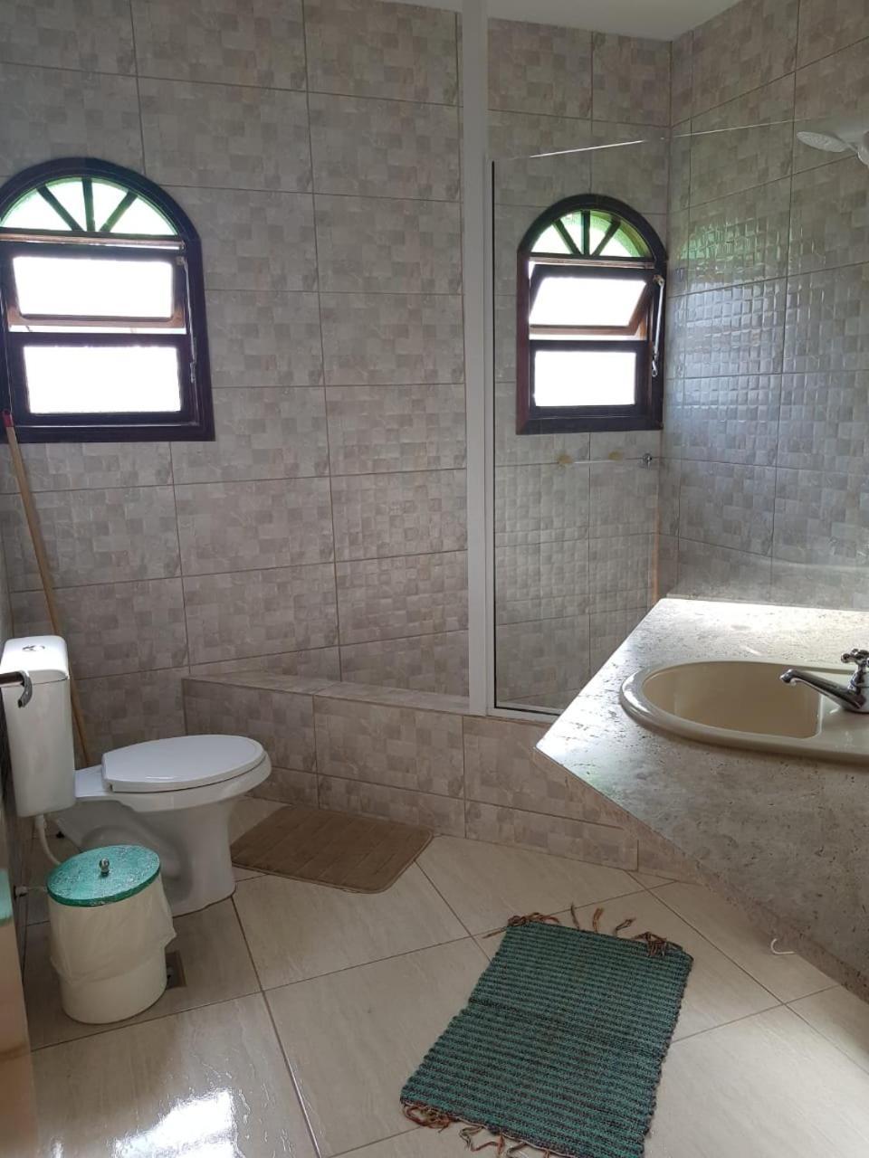 Santo Quintal Hostel อูบาตูบา ภายนอก รูปภาพ